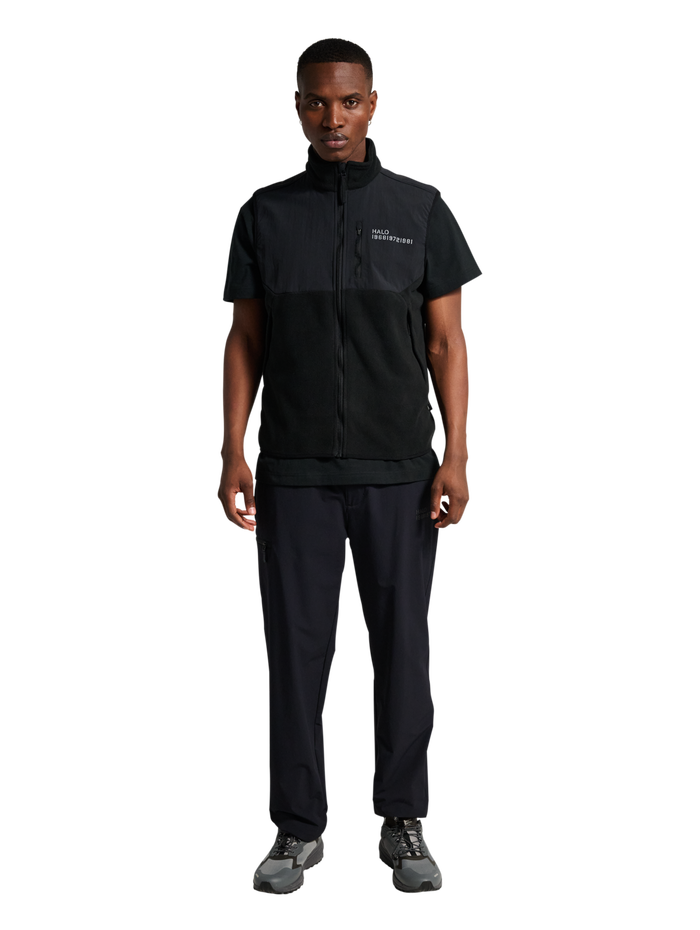 HALO BLOCKED FLEECE VEST, BLACK, model