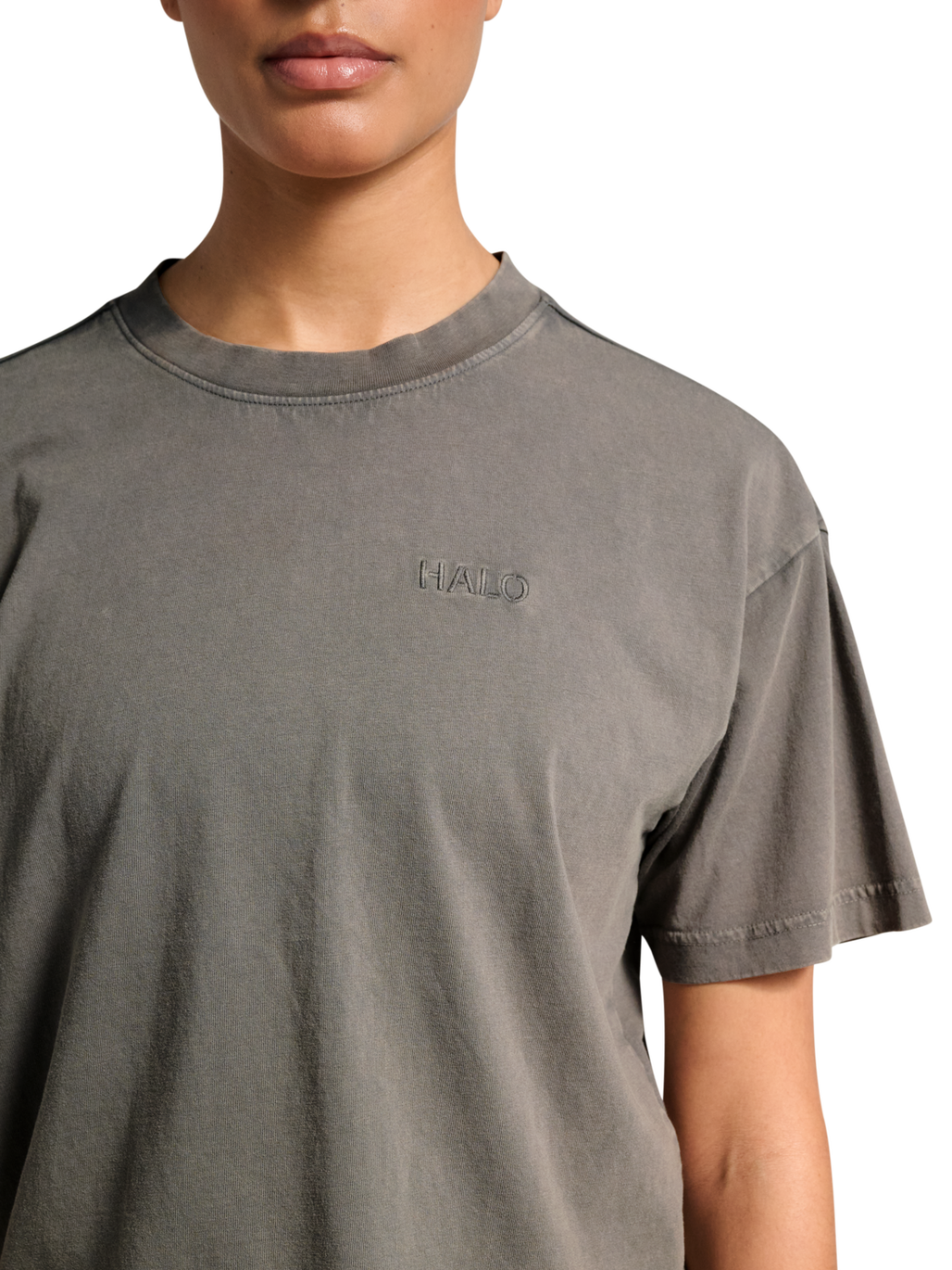 HALO WOMEN LOGO T-SHIRT 2.0, GUNMETAL, model