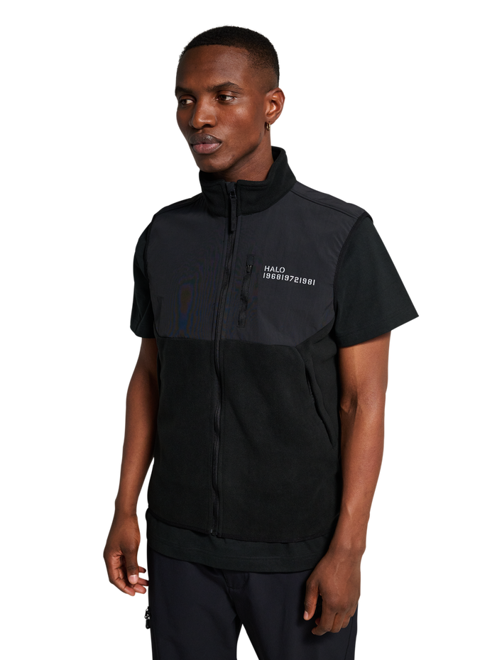 HALO BLOCKED FLEECE VEST, BLACK, model