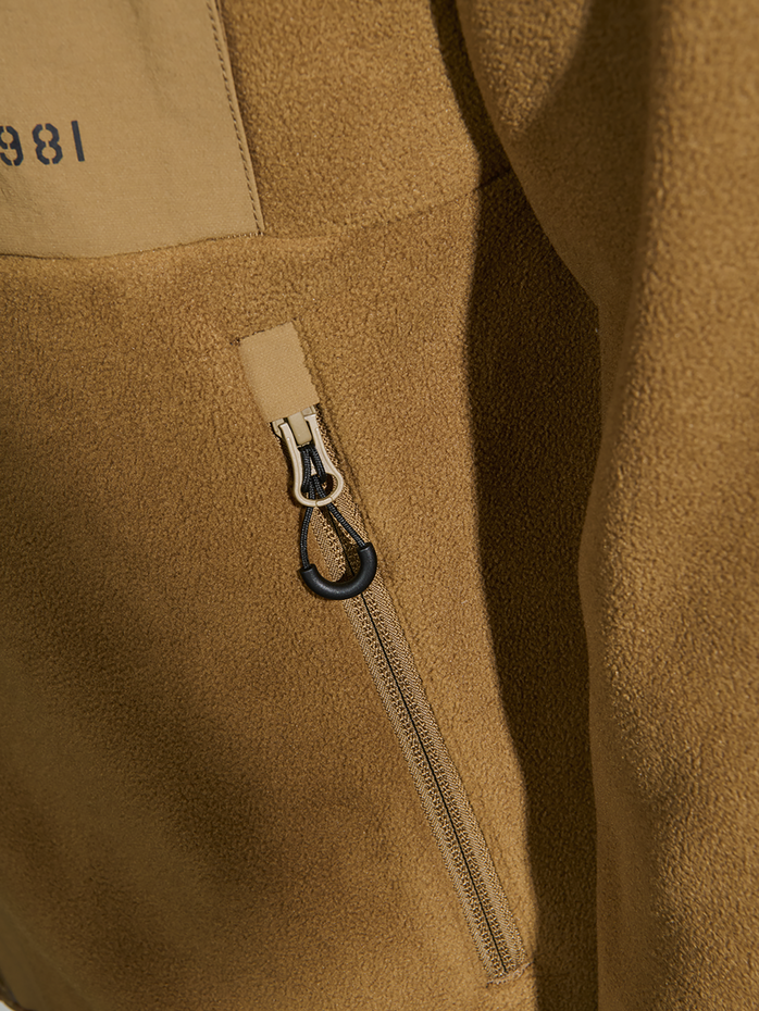 HALO PANELED FLEECE JACKET, KANGAROO HALO PANELED FLEECE JACKET, KANGAROO, packshot