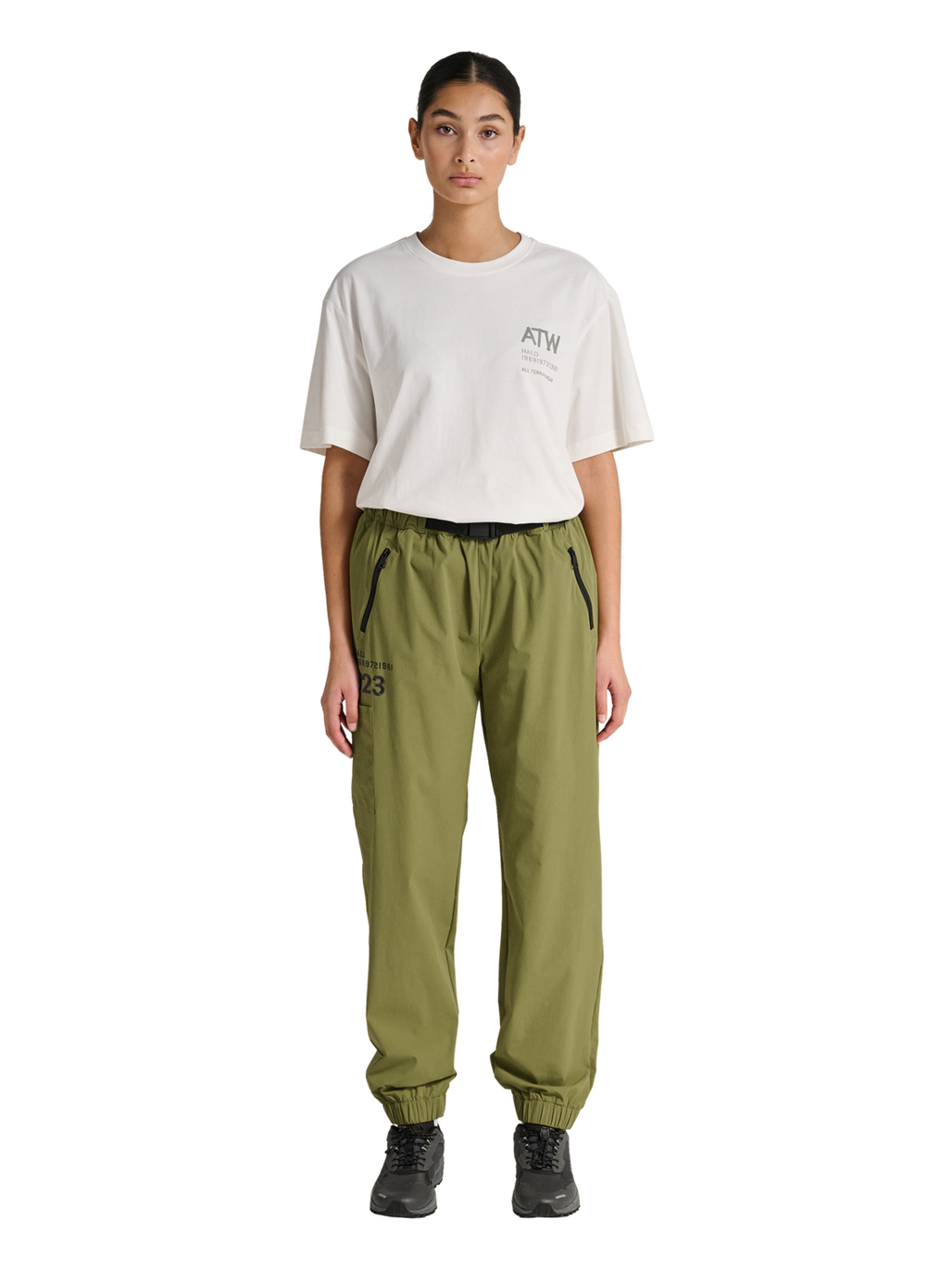 HALO MOVE PANT, OLIVE DRAB, model