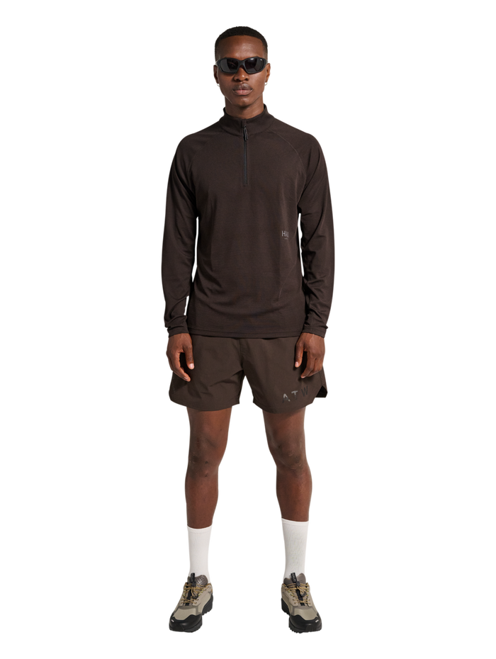 HALO SORONA HALF ZIP, CHOCOLATE TORTE, model