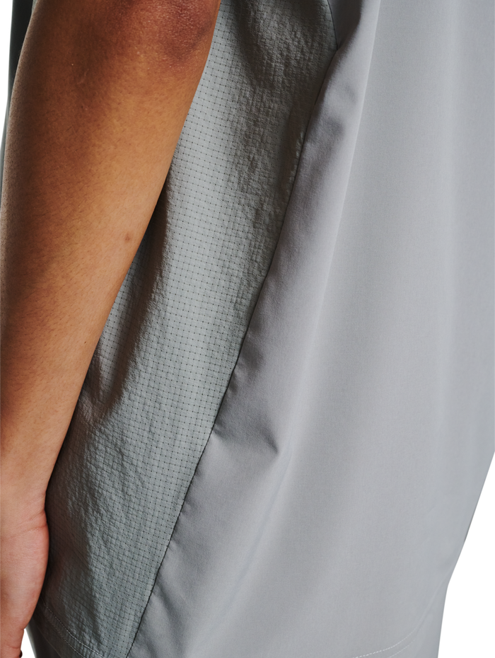 HALO SCOUT SS T-SHIRT, GRIFFIN, model