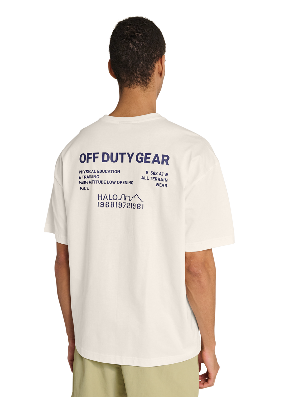 HALO GRAPHIC BOXY T-SHIRT, MARSHMALLOW/ASTRAL AURA/ASTRAL, model