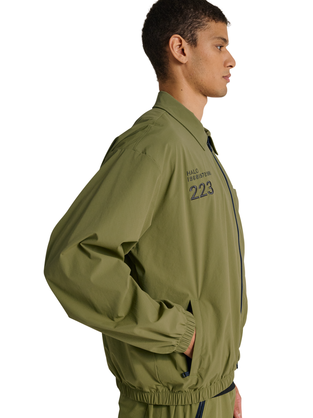 HALO MOVE OVERSHIRT, OLIVE DRAB, model