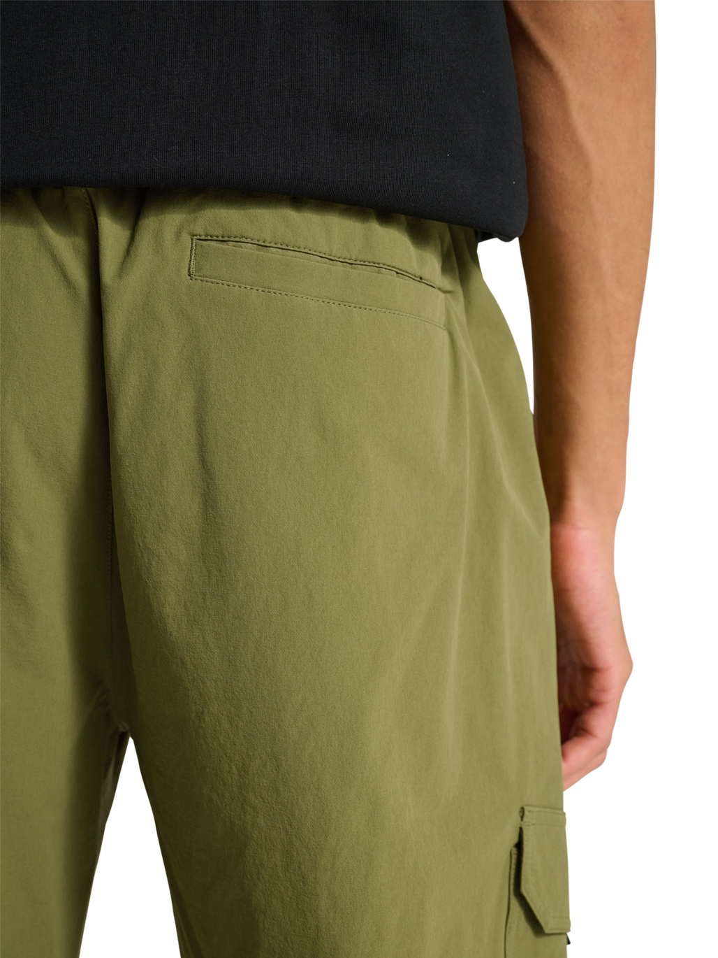 HALO TRAIL PANTS, OLIVE DRAB, model