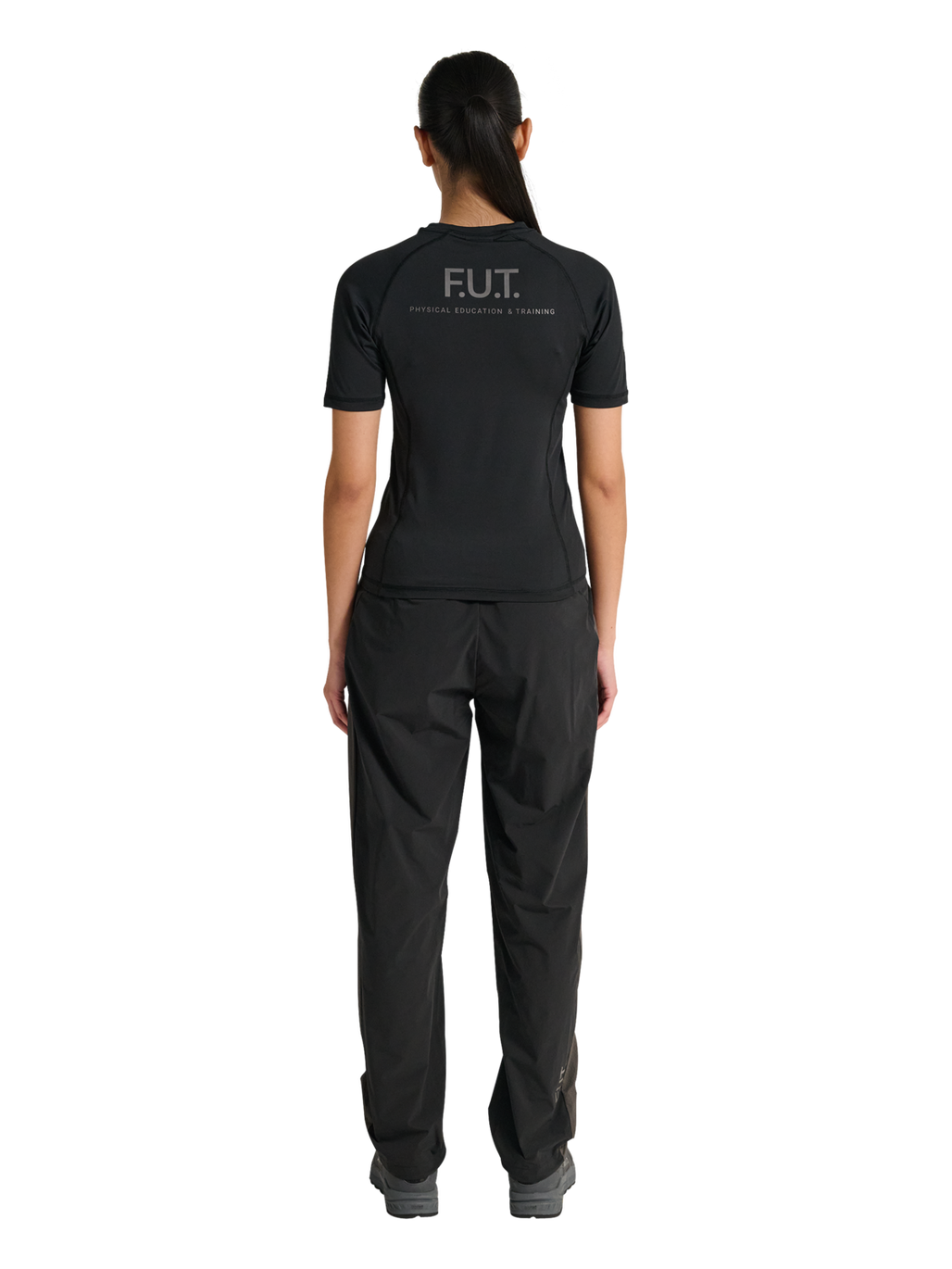 HALO WOMEN DIVISION T-SHIRT, BLACK, model