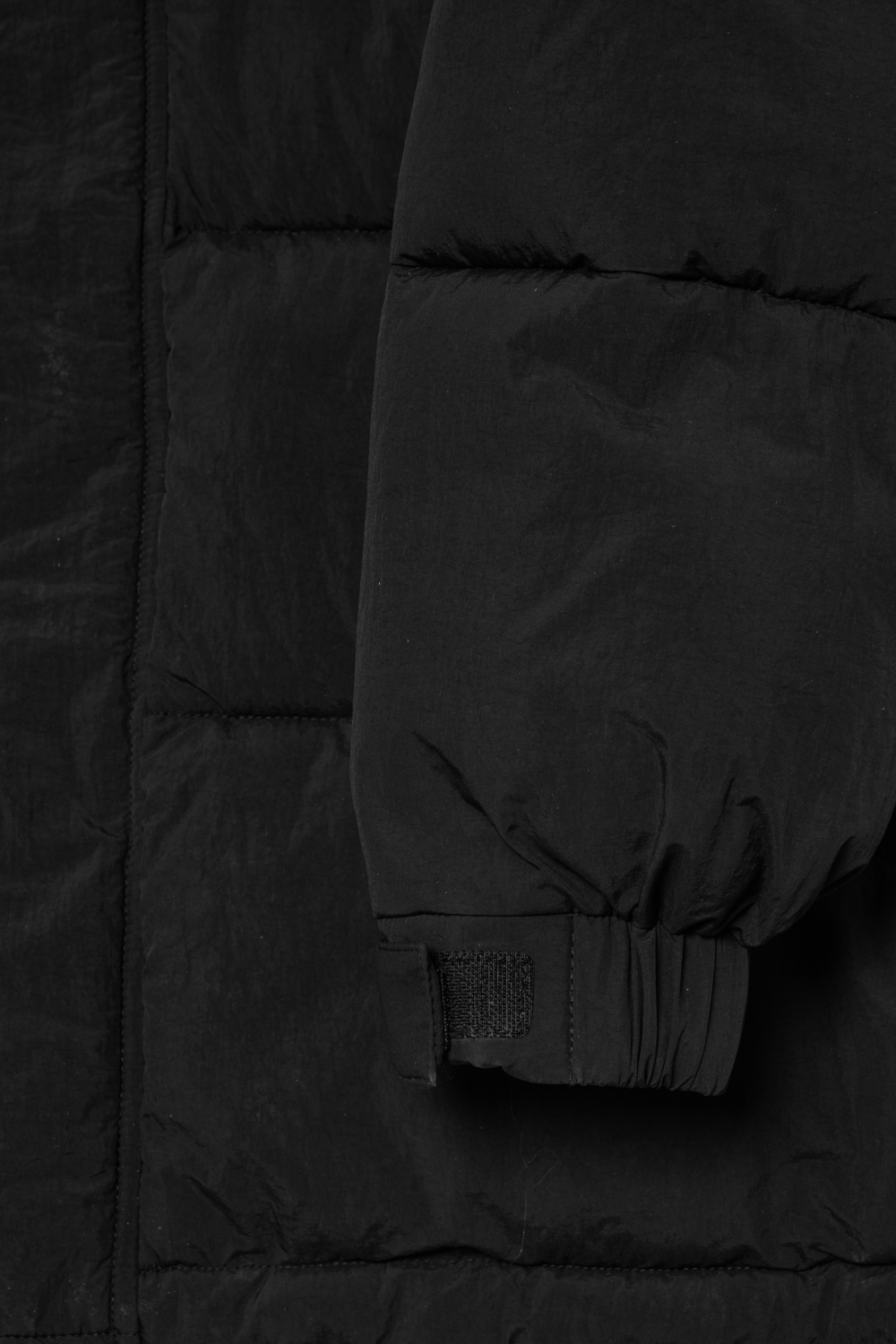 HALO MOUNTAIN DOWN JACKET, BLACK, packshot