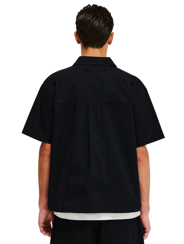 HALO COMMAND SS SHIRT, BLACK, model