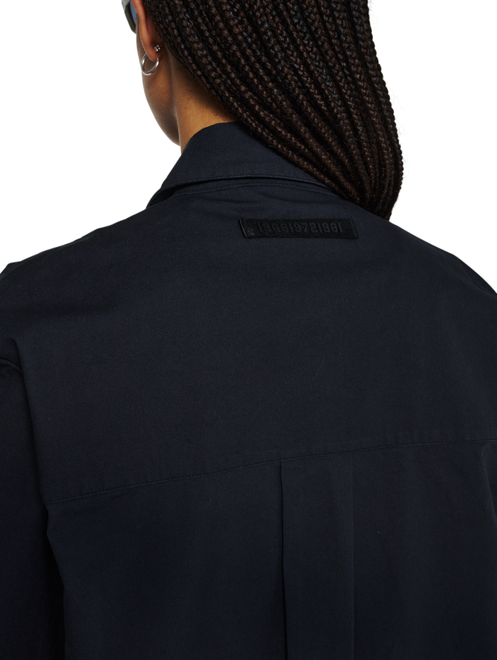 HALO COMMAND SS SHIRT, BLACK, model