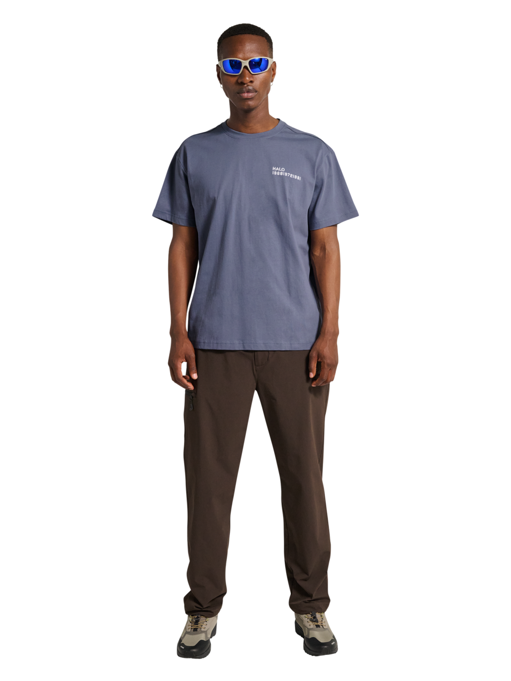 HALO ESSENTIAL T-SHIRT, GRISAILLE, model