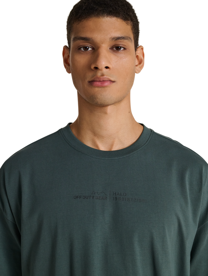 HALO GRAPHIC BOXY T-SHIRT, GARDEN TOPIARY, model