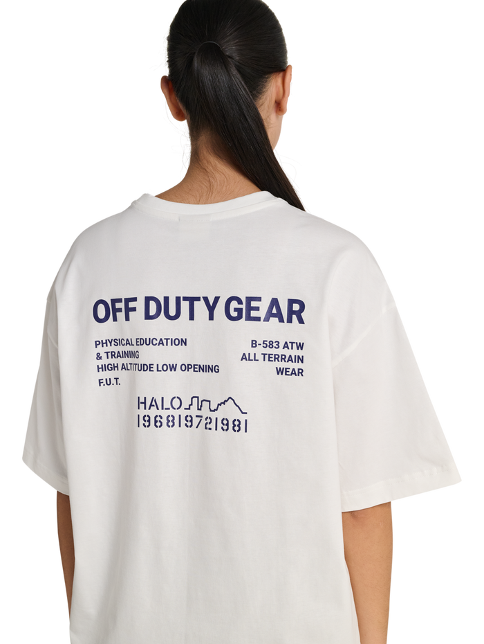 HALO GRAPHIC BOXY T-SHIRT, MARSHMALLOW/ASTRAL AURA/ASTRAL, model
