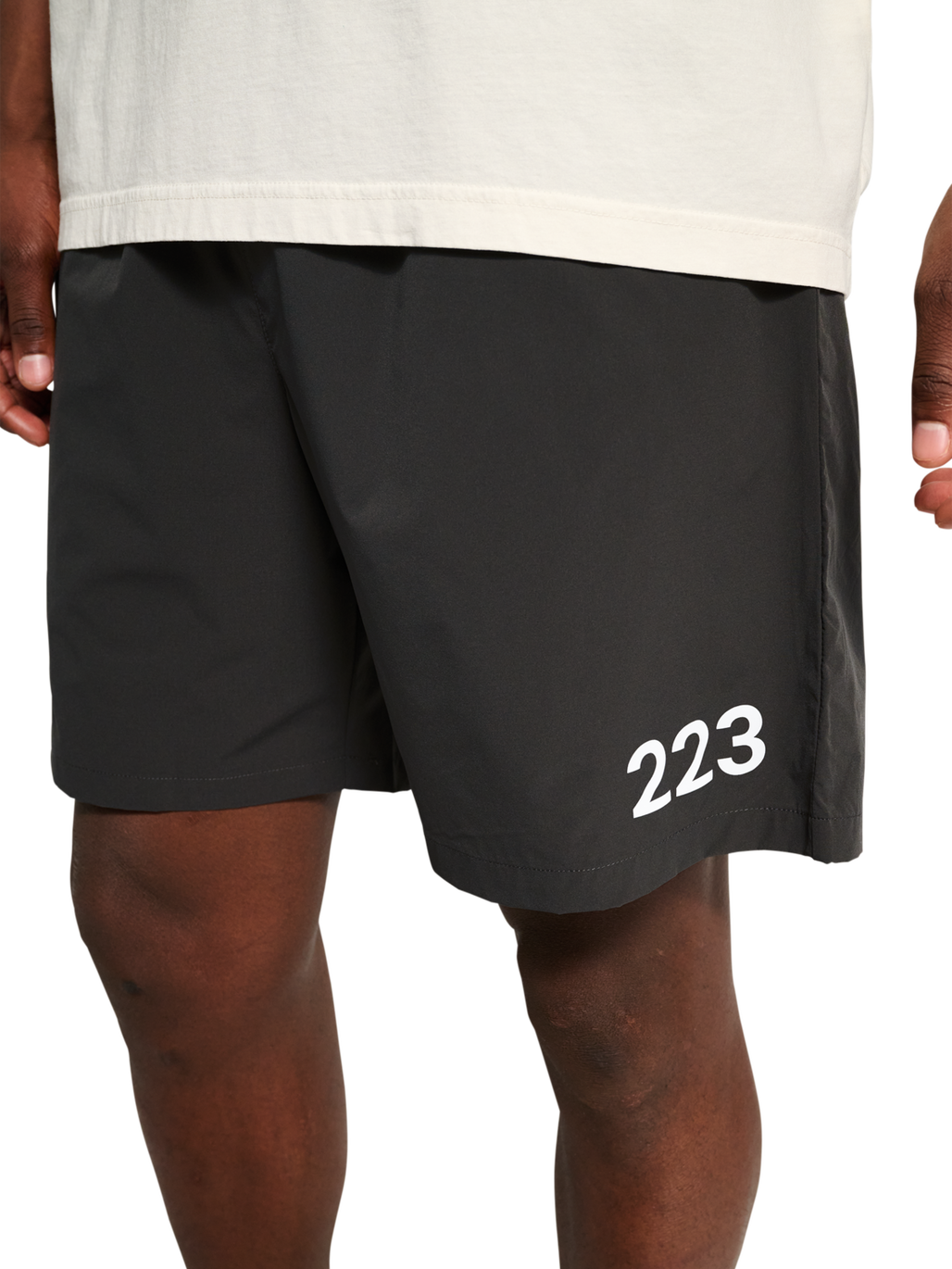 HALO DIVISION LOOSE SHORTS, RAVEN, model