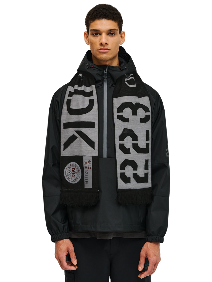 HALO DBU FAN SCARF, BLACK, model