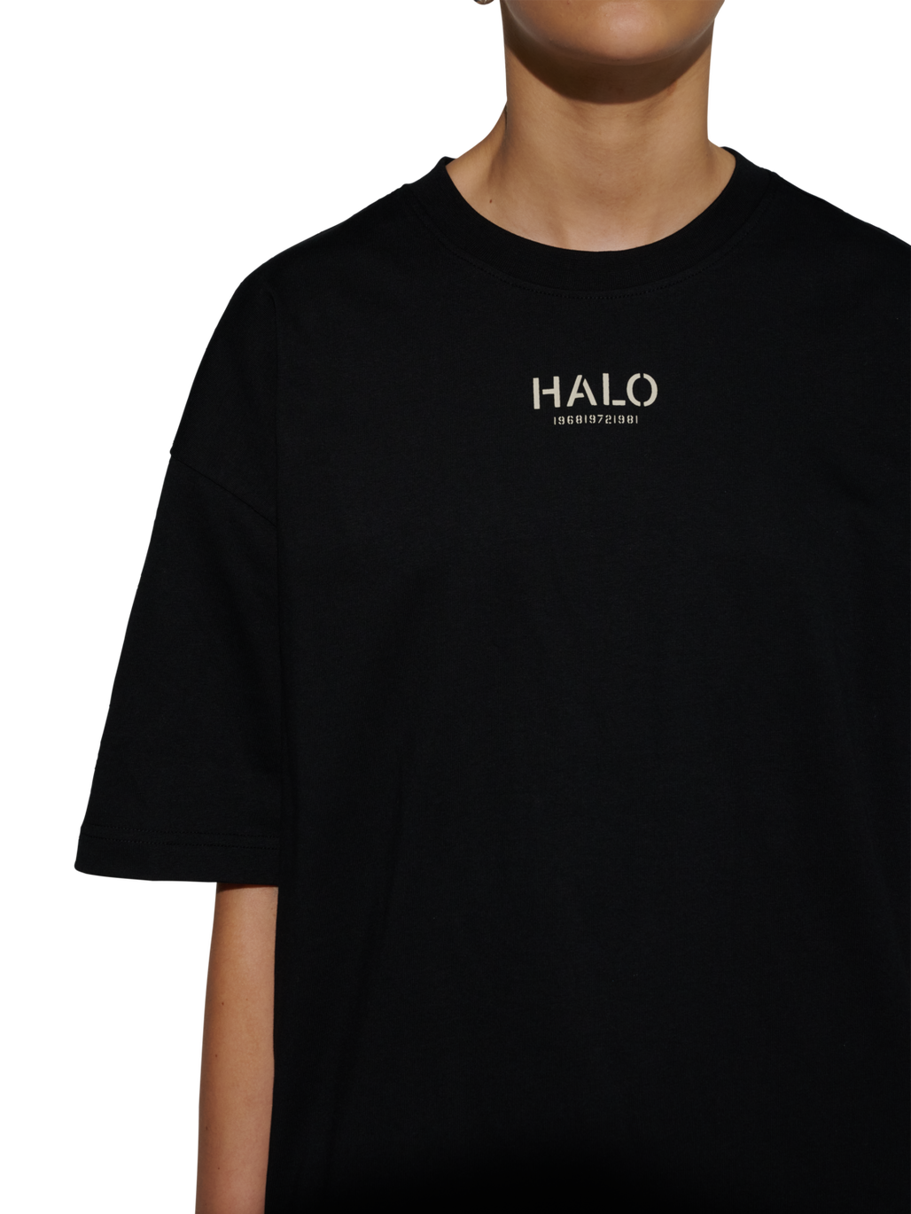 HALO GRAPHIC T-SHIRT BOXY 01, BLACK, model