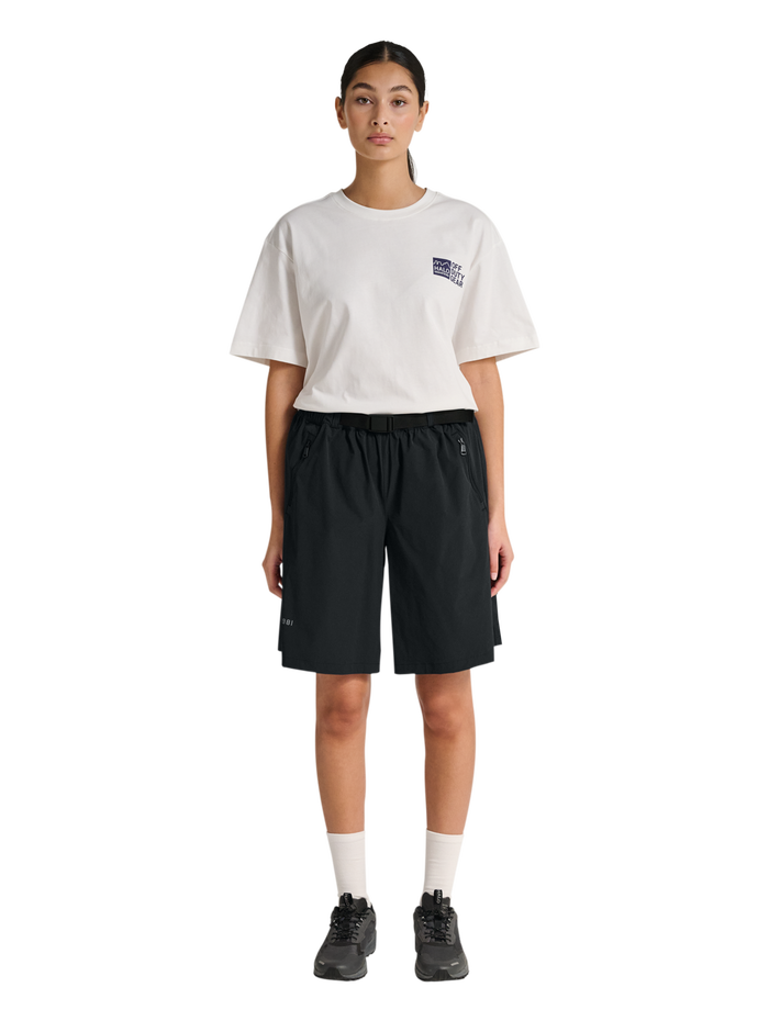 HALO MOVE SHORTS, BLACK, model