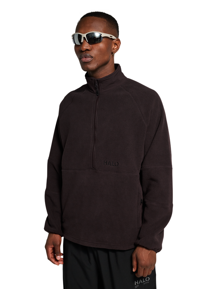 HALO TEDDYFLEECE PULLOVER, CHOCOLATE TORTE, model