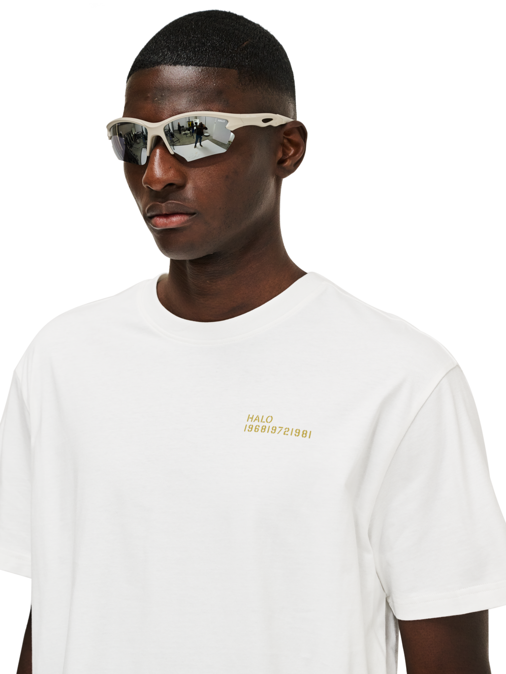 HALO GRAPHIC T-SHIRT, MARSHMALLOW/WARM OLIVE, model