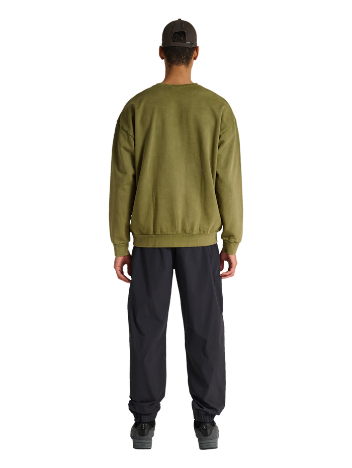 HALO UNIFORM BOXY CREW, OLIVE DRAB, model