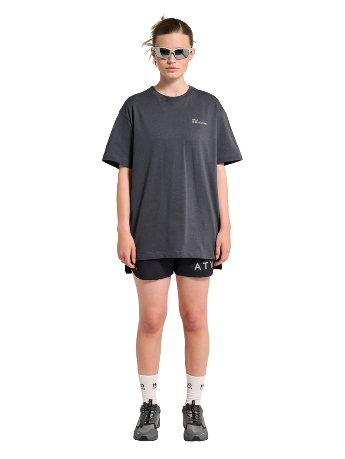 HALO GRAPHIC T-SHIRT, ASPHALT/ASPHALT, model