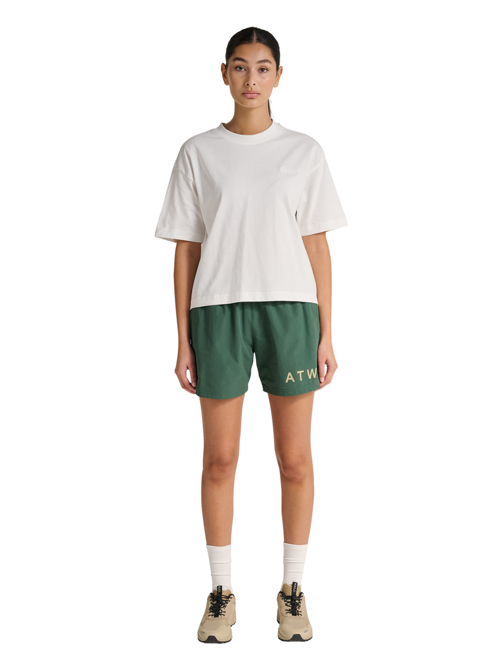 HALO WOMEN LOGO T-SHIRT, MARSHMALLOW, model