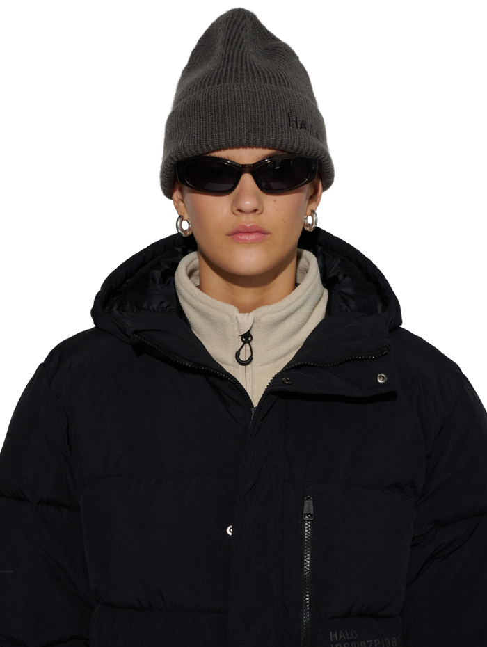 HALO WOOL MIX BEANIE, RAVEN, model