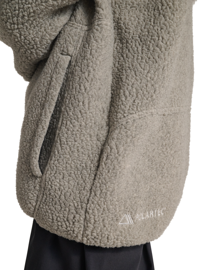 HALO MOVE POLARTEC FLEECE PULLOVER, TURTLEDOVE, model