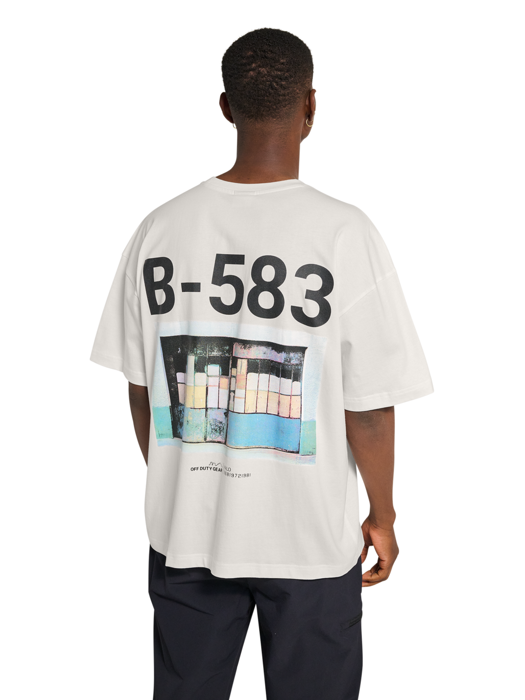 HALO GRAPHIC BOXY T-SHIRT, MARSHMALLOW, model