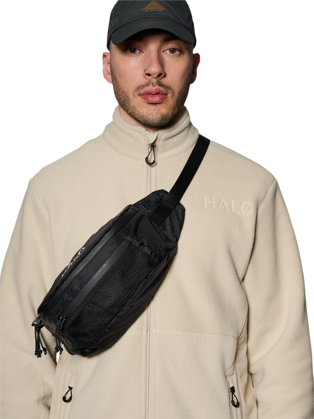HALO CROSSBODY BAG, BLACK, model
