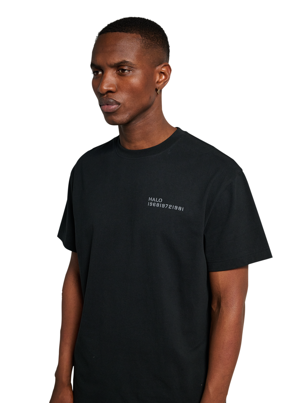 HALO ESSENTIAL T-SHIRT, BLACK, model