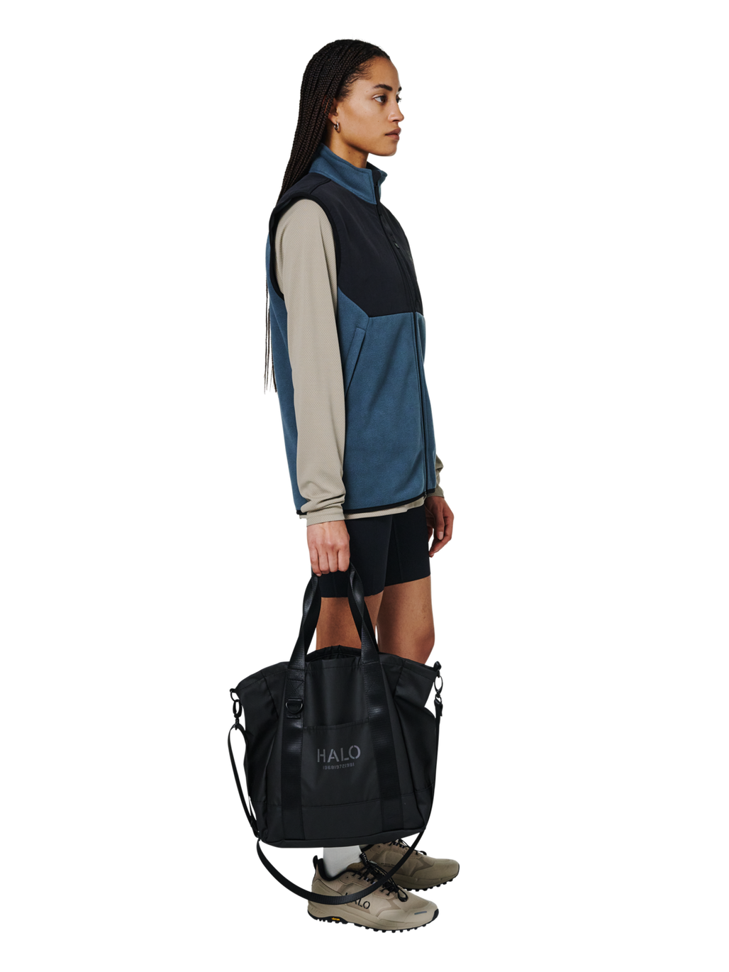 HALO TOTE BAG, BLACK, model